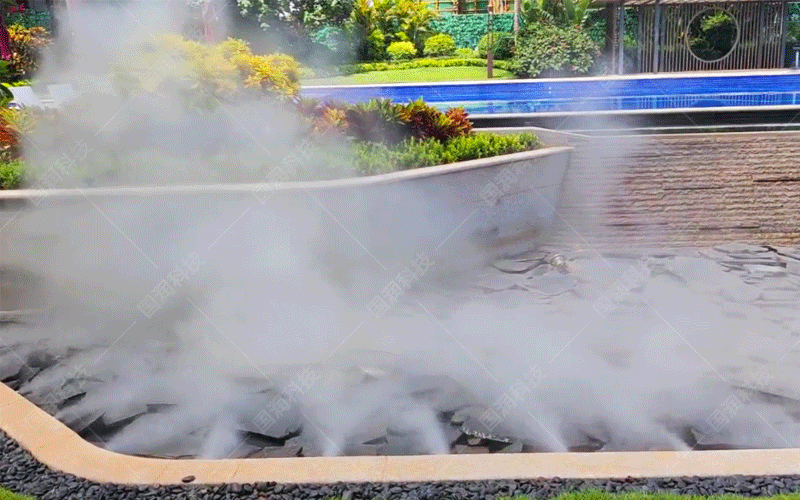 高颜值小区的入口都安装了景观喷雾系统！(图1)